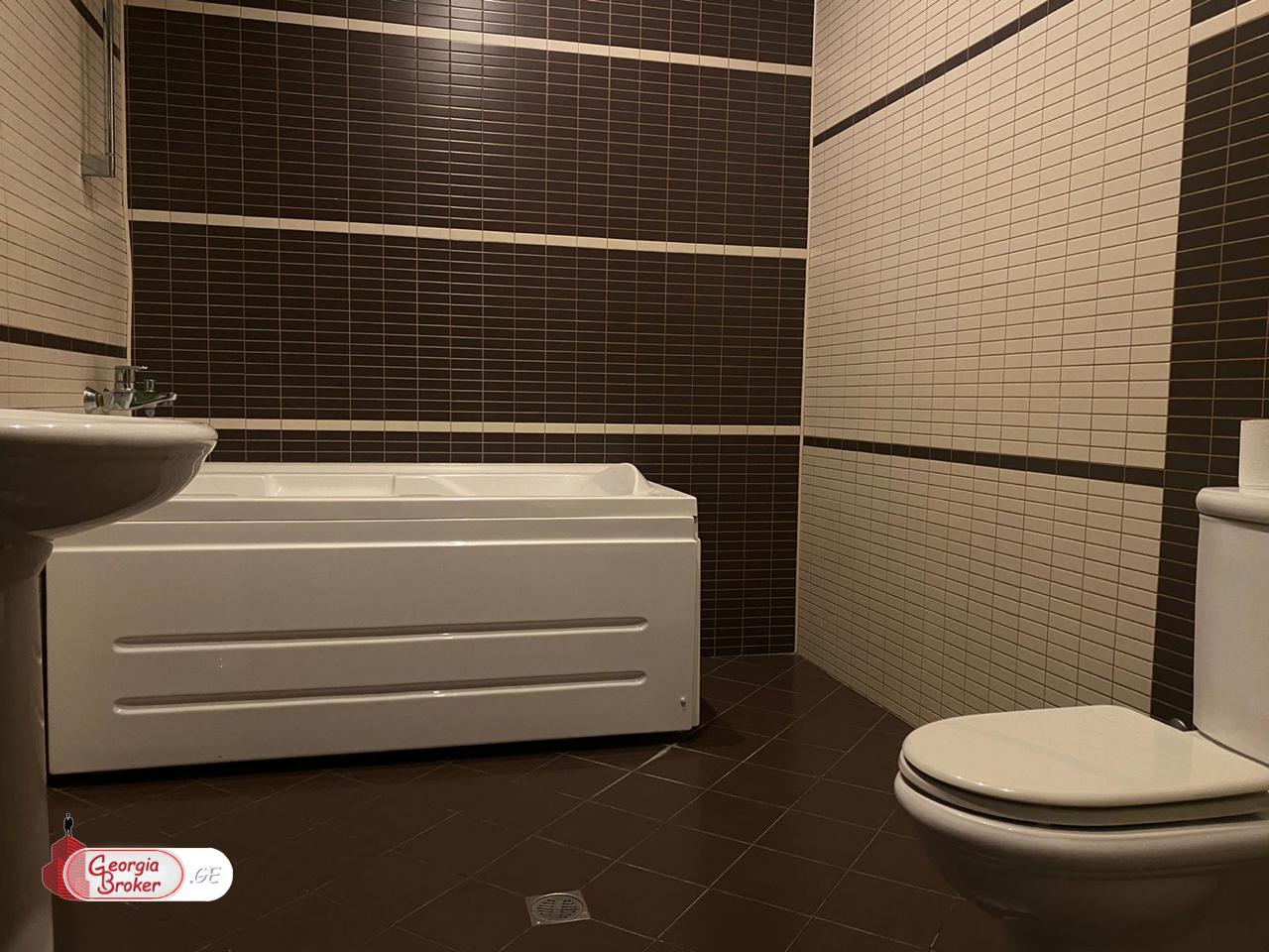 იყიდება ახალი გარემონტებული 6 ოთახიანი სახლი დიღომი 8ში